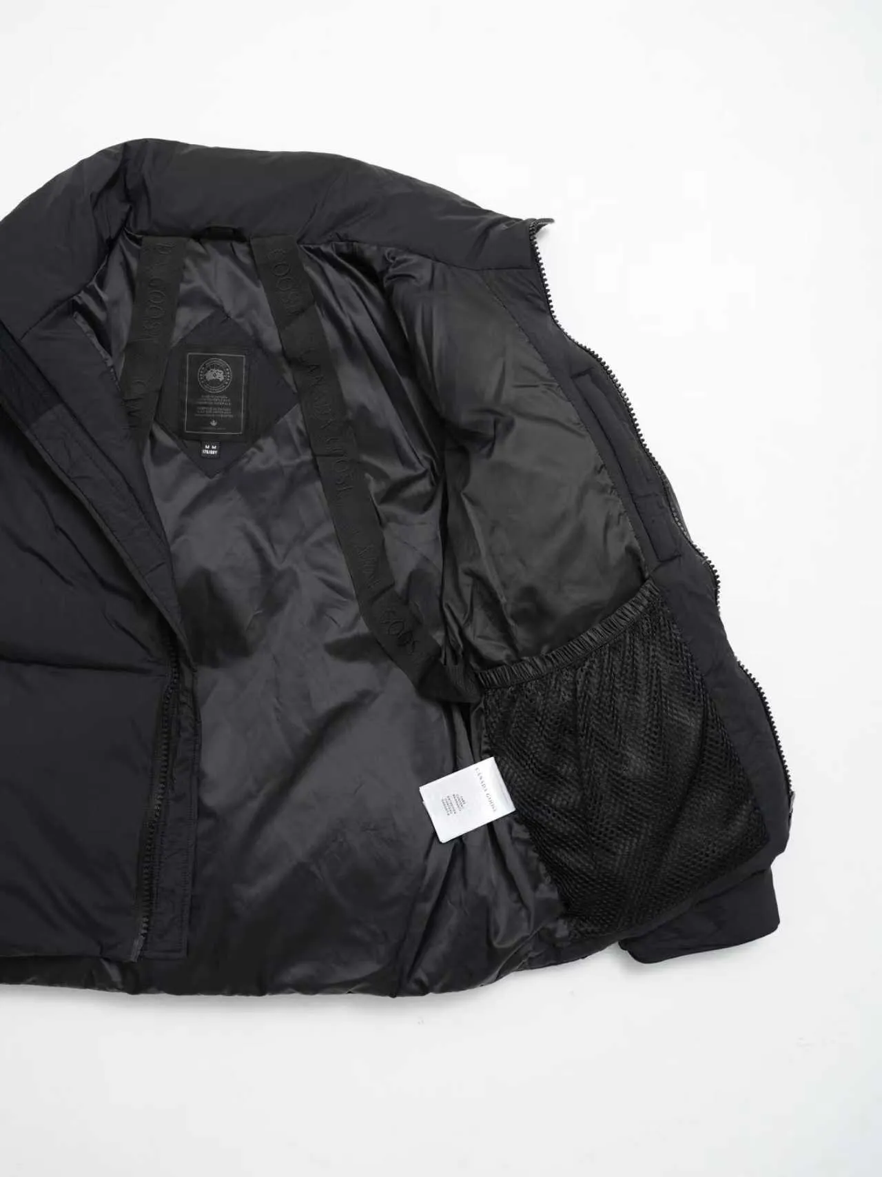 P840 Counter quality stand-up collar Sibu jacket [Exclusively for foreign trade] [Interchangeable black label and red label] Canada Goose LAWRENCE series quilted windproof and waterproof straight stand-up collar zipper down jacket Lawrence Puffer Jaet men's stand-up collar down jacket Color: black with red label. Size: XS S M L XL XXL.